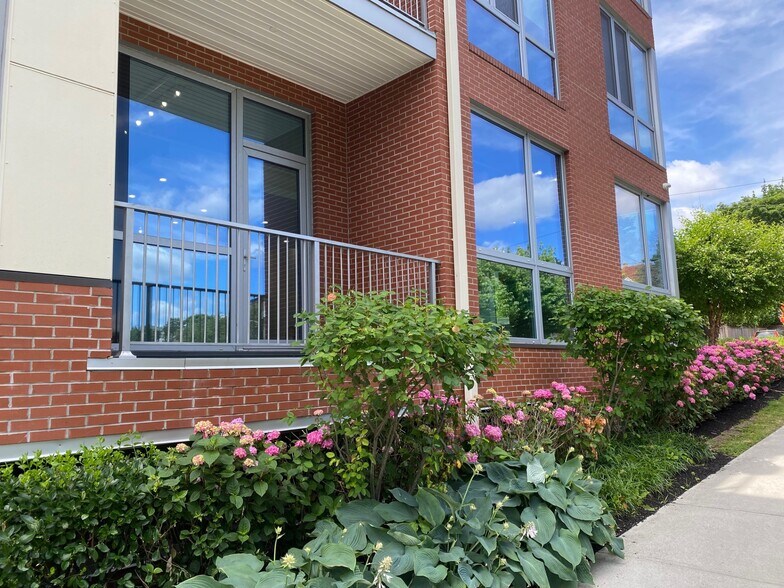75 S Franklin St, Nyack, NY à louer - Photo du bâtiment - Image 3 de 14