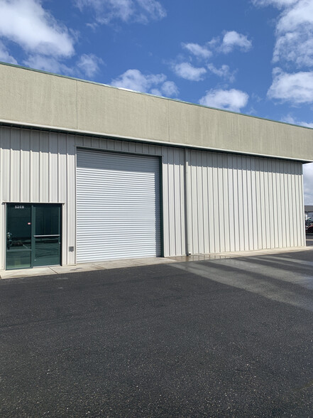 526 Charity Way, Modesto, CA for lease - Building Photo - Image 2 of 6