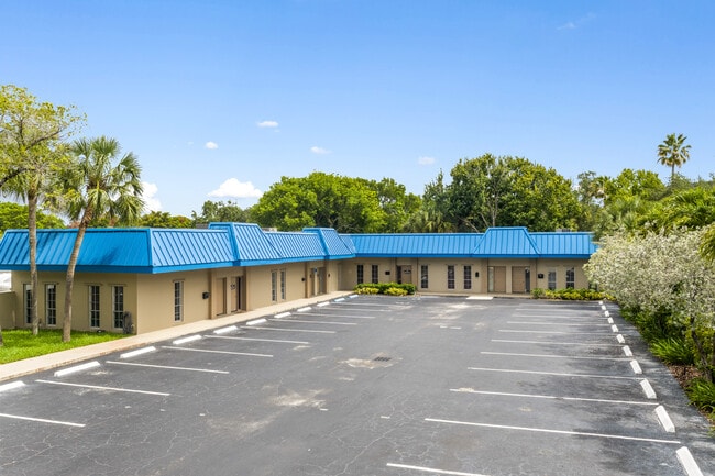 More details for 2501 W Hillsboro Blvd, Deerfield Beach, FL - Office for Sale