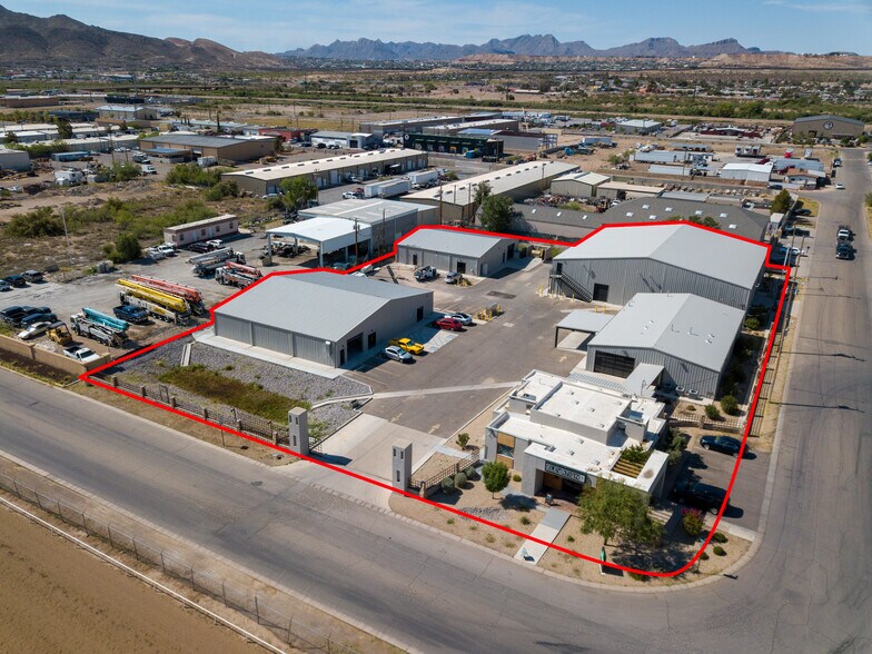 1999 Futurity Dr, Sunland Park, NM à louer - Photo du bâtiment - Image 2 de 4