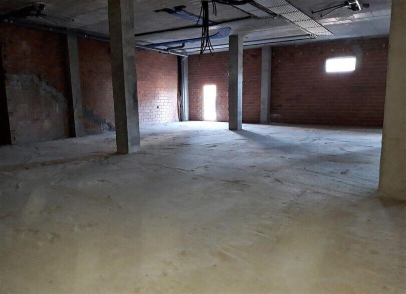 Retail in Lalín for sale - Interior Photo - Image 2 of 7