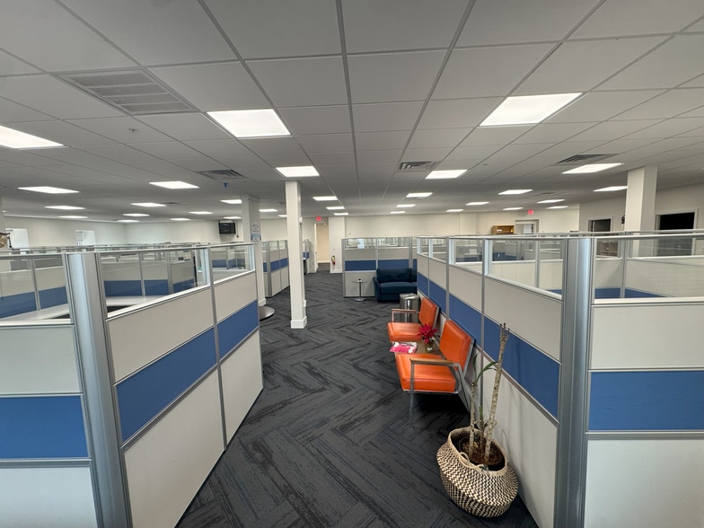 52-54 Broadway, Greenlawn, NY for lease - Building Photo - Image 3 of 16