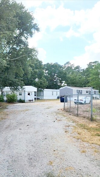 203 W Conyers Street Florence SC 29505 portfolio of 2 properties for sale on LoopNet.ca - Building Photo - Image 1 of 23