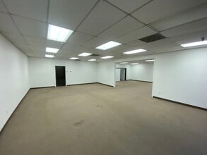 11255 Sunrise Gold Cir, Rancho Cordova, CA for lease Interior Photo- Image 2 of 5