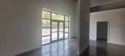 800 Lambert Dr NE, Atlanta, GA for lease Building Photo- Image 2 of 10