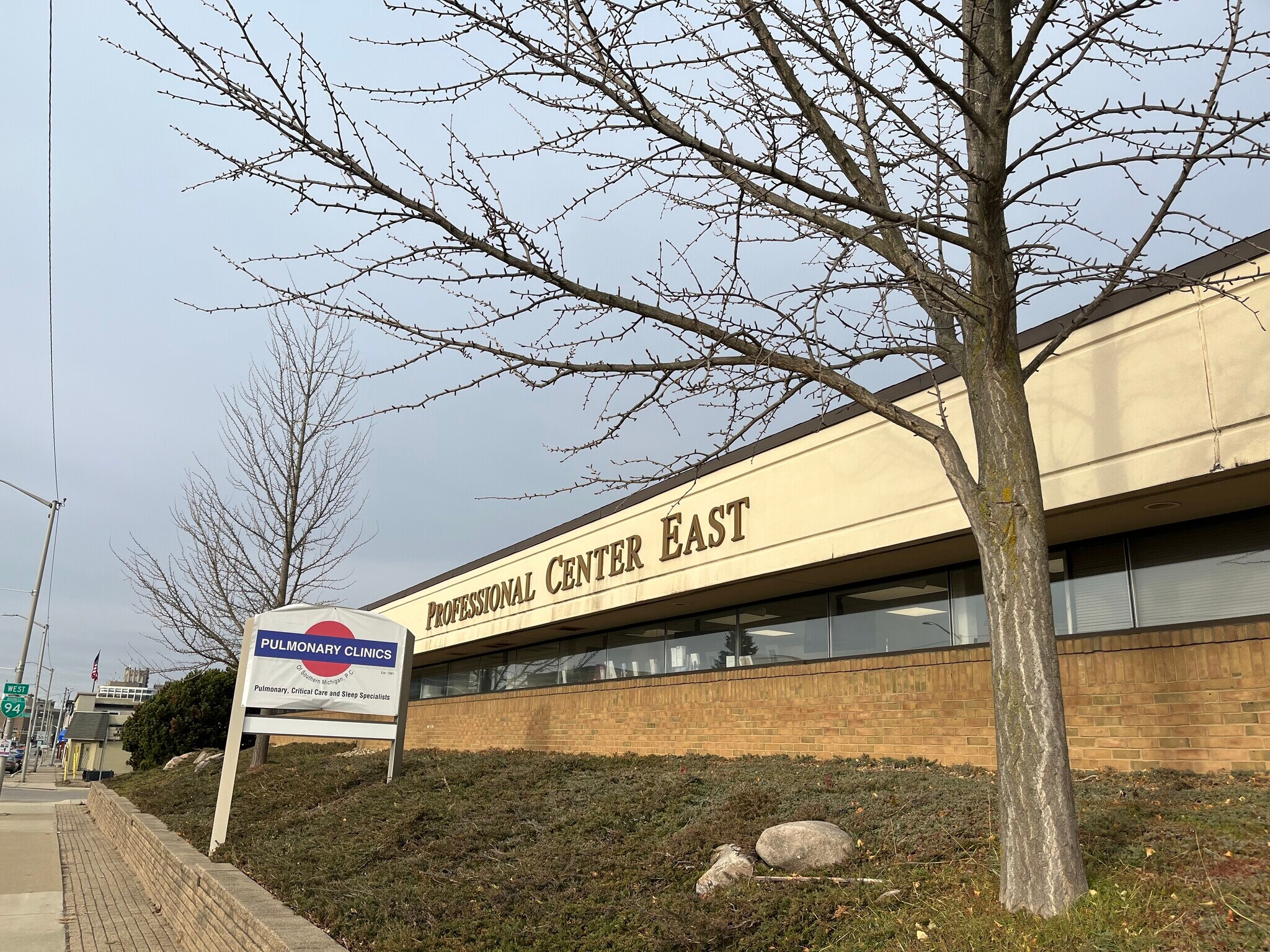 900 E Michigan Ave, Jackson, MI for lease Primary Photo- Image 1 of 44