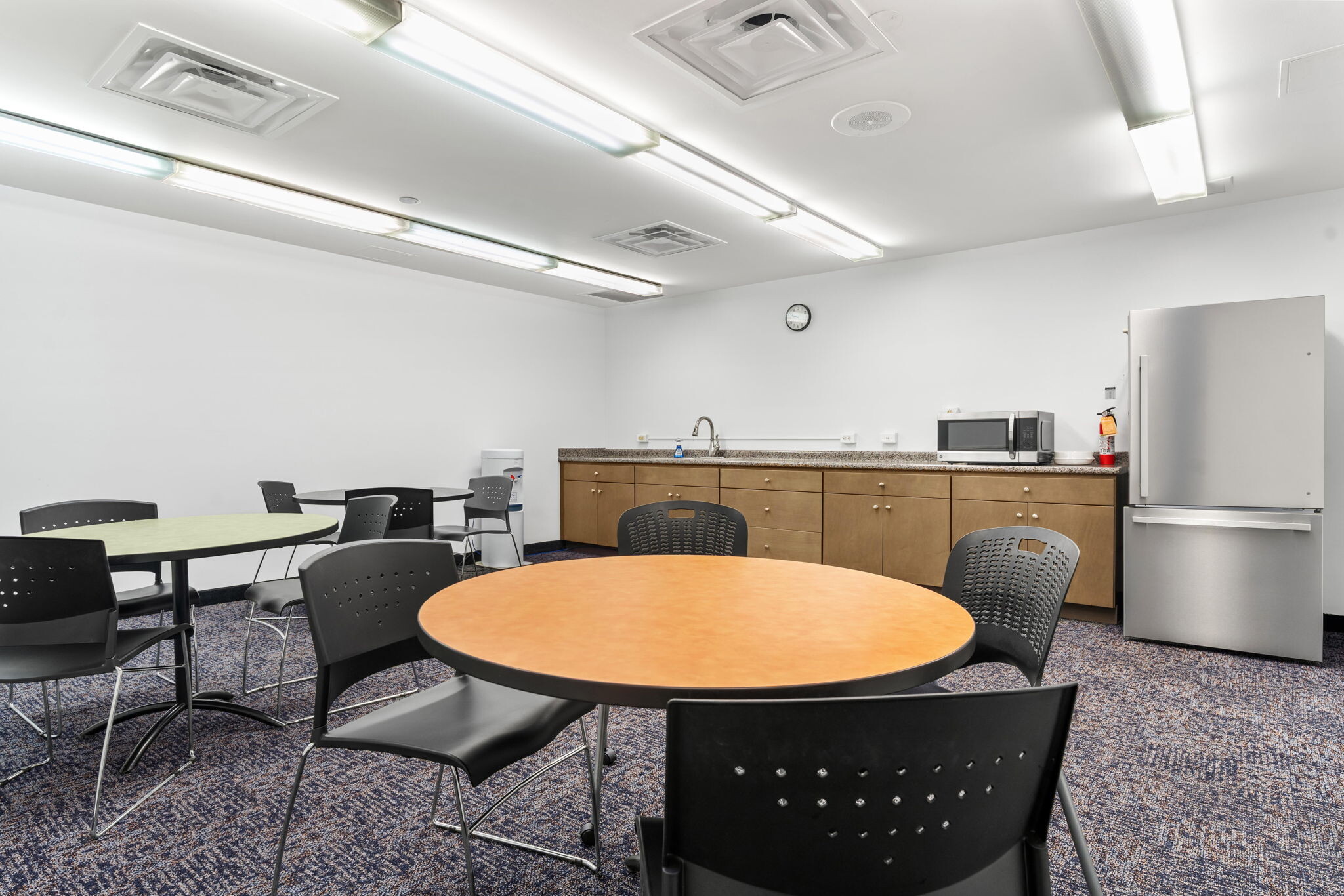 115 Clover St, Holland, MI for lease Interior Photo- Image 1 of 8