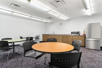 115 Clover St, Holland, MI for lease Interior Photo- Image 1 of 8
