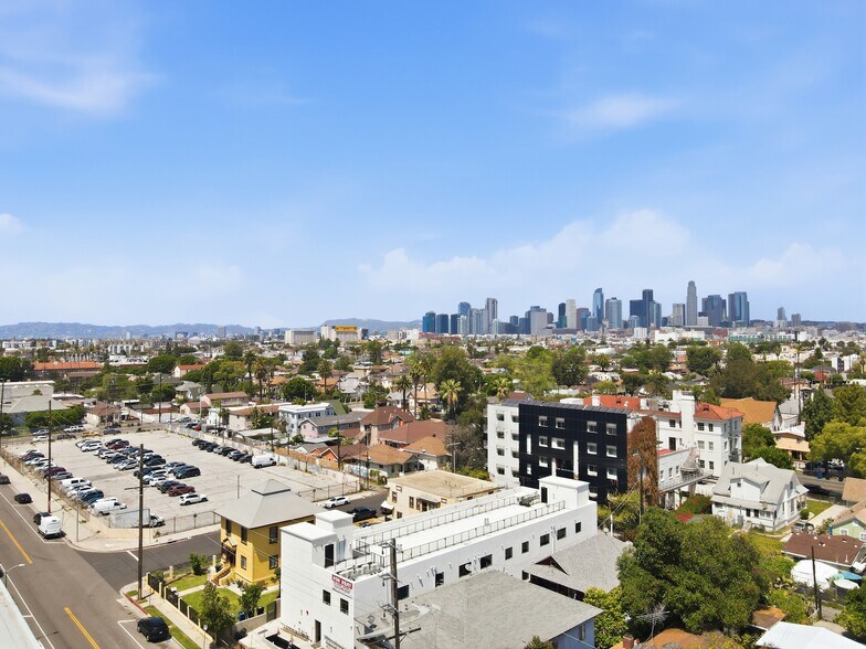 1009 E 29th St, Los Angeles, CA à vendre - Photo du bâtiment - Image 2 de 19