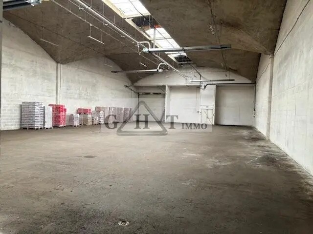 Industrial in Sucy-en-Brie for lease - Interior Photo - Image 1 of 2