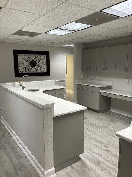 900 Pine St, Englewood, FL for sale - Building Photo - Image 2 of 19