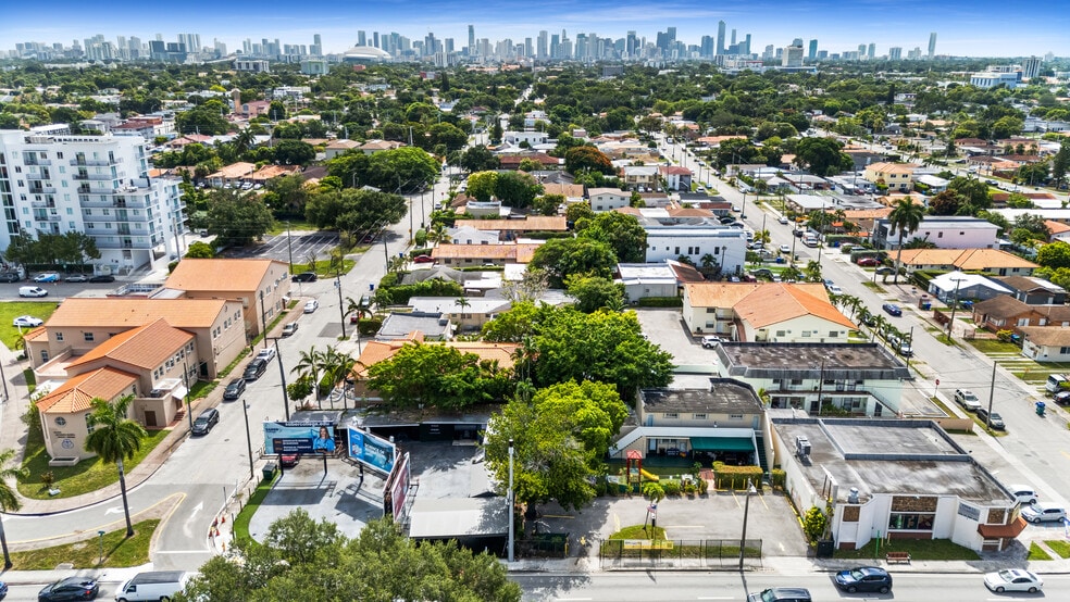 201 SW 37th Ave, Miami, FL for sale - Building Photo - Image 3 of 9