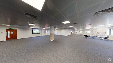 27-41 Church St W, Woking à louer Numérisation 3D de Matterport- Image 1 de 10