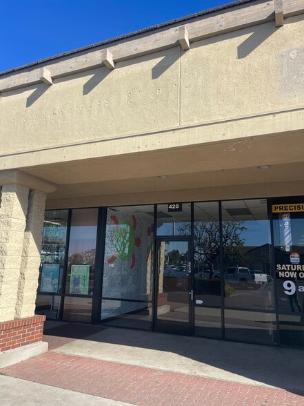 400-450 S Ventura Rd, Oxnard, CA for lease - Building Photo - Image 2 of 14