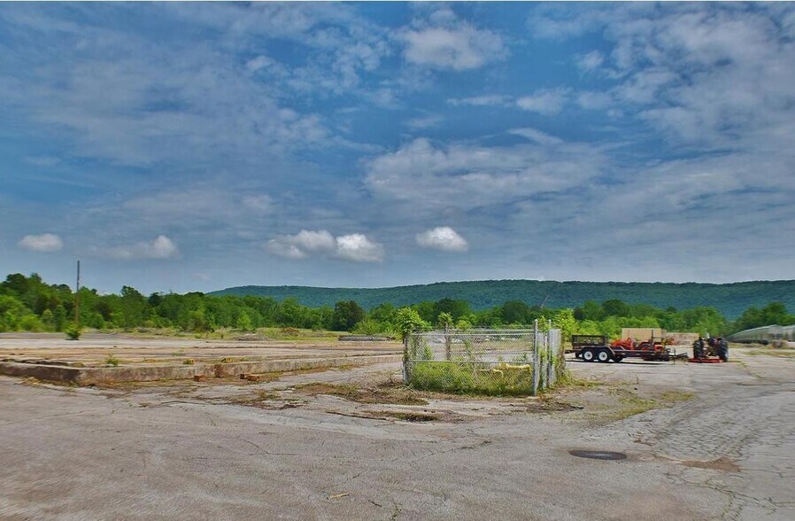 13111 Memorial Pky SW, Huntsville, AL à louer - Photo du bâtiment - Image 2 de 6