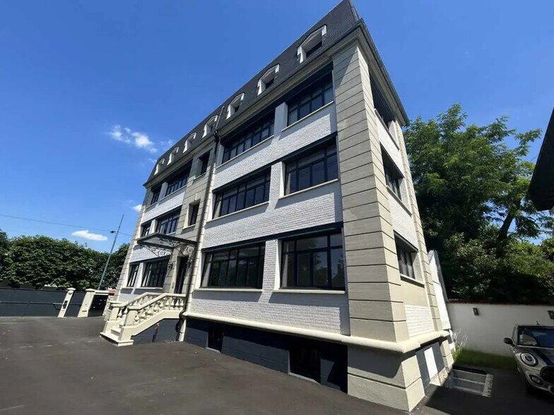 Office in Saint-Maur-des-Fossés for sale - Primary Photo - Image 1 of 6