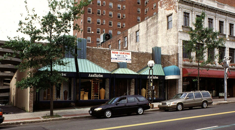 968 Chapel St, New Haven, CT à louer - Photo du bâtiment - Image 2 de 7