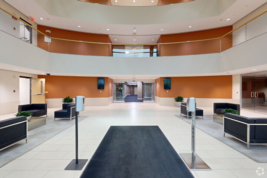 100 Phoenix Dr, Ann Arbor, MI à louer - Numérisation 3D de Matterport - Image 2 de 23