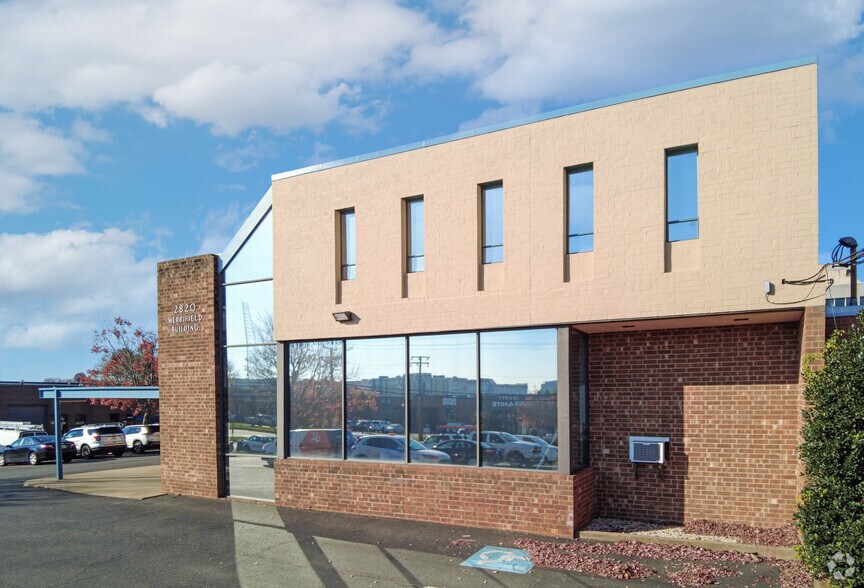 2820 Dorr Ave, Fairfax, VA à louer - Photo du bâtiment - Image 2 de 3