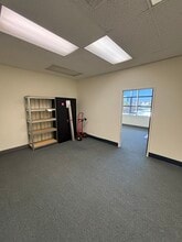 321 N Rampart St, Orange, CA à louer Photo du bâtiment- Image 2 de 4