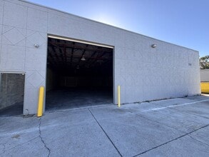 733-737 Commerce Dr, Venice, FL à louer Photo intérieure- Image 1 de 4