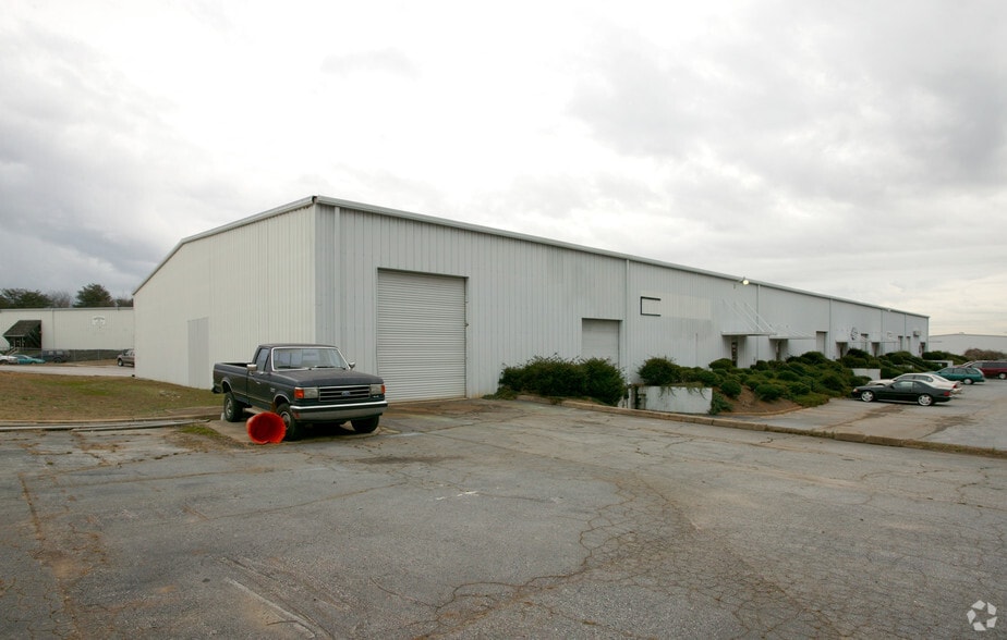 1651-1659 Batesville Rd, Greer, SC à vendre - Photo du bâtiment - Image 2 de 4