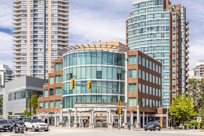 Plus de détails pour 4885 Kingsway, Burnaby, BC - Bureau à louer