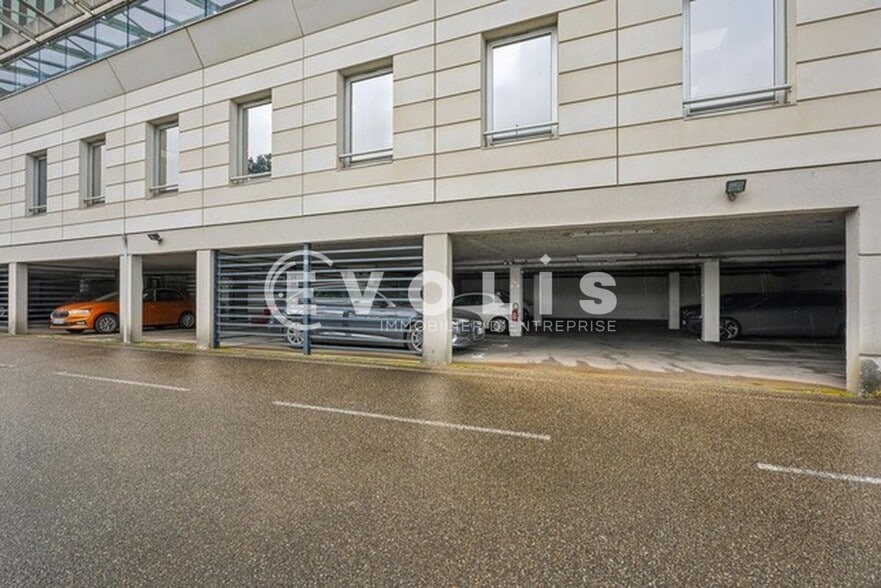 6 Rue Edison, Bron à vendre - Photo du bâtiment - Image 3 de 10