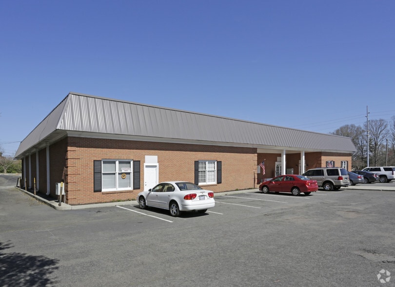 1617 W Roosevelt Blvd, Monroe, NC à vendre - Photo du bâtiment - Image 3 de 12