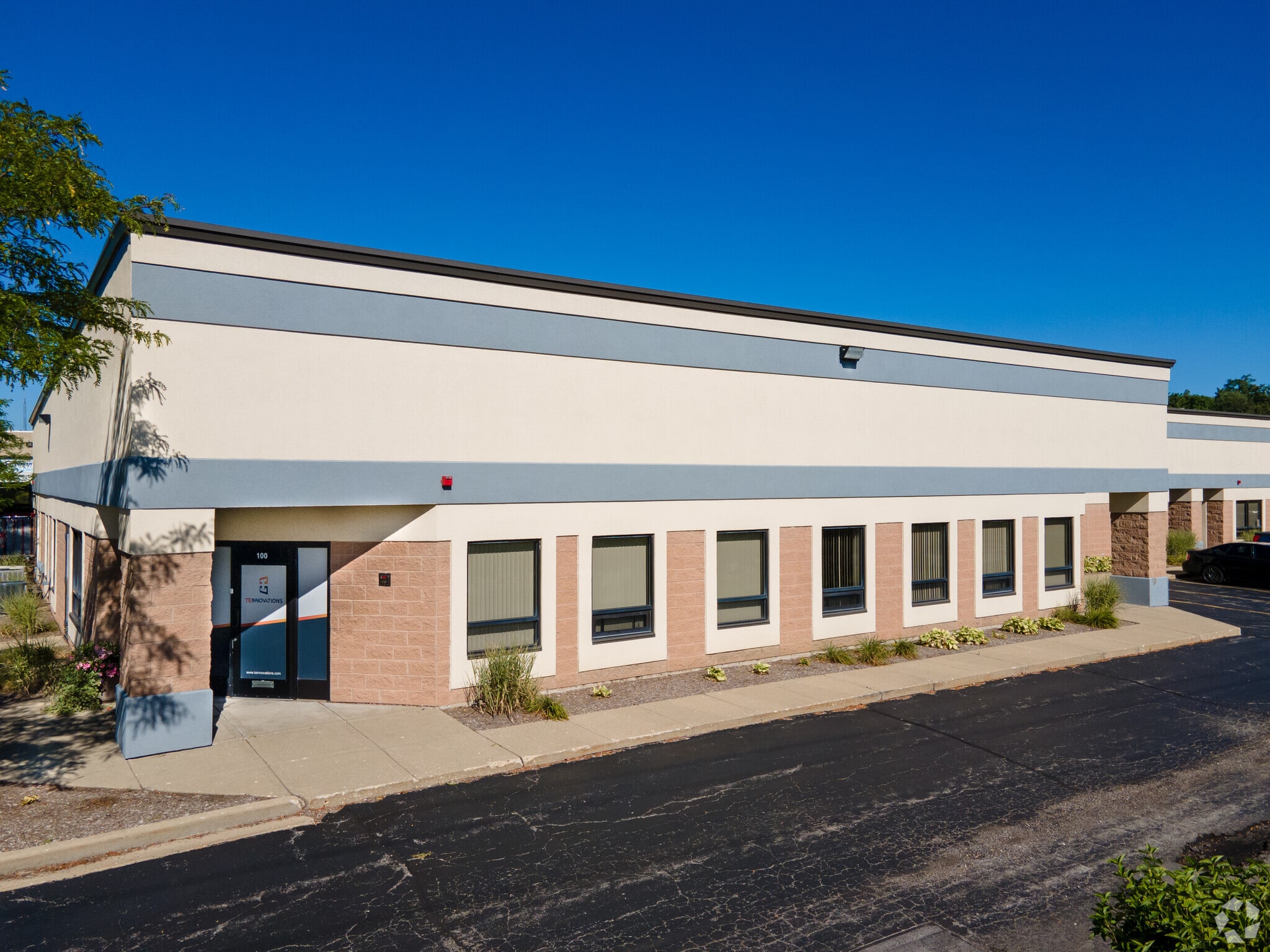 30W100-30W114 Butterfield Rd, Warrenville, IL for lease Primary Photo- Image 1 of 7