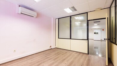 Carrer de Rocafort, 116, Barcelona, Barcelona for lease Interior Photo- Image 2 of 6