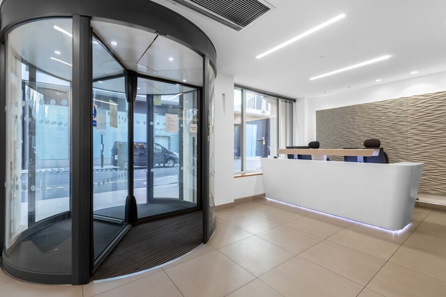 25-30 North Row, London for lease - Interior Photo - Image 2 of 10