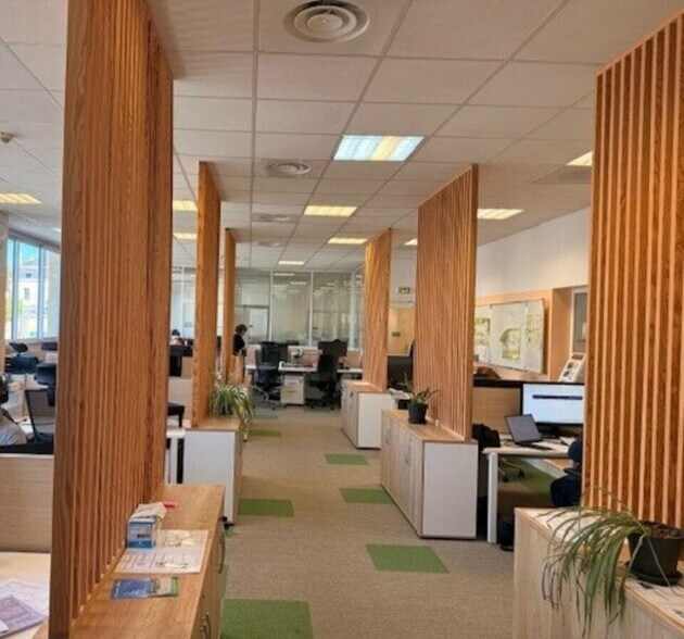 Flex in Libourne for sale - Building Photo - Image 2 of 8