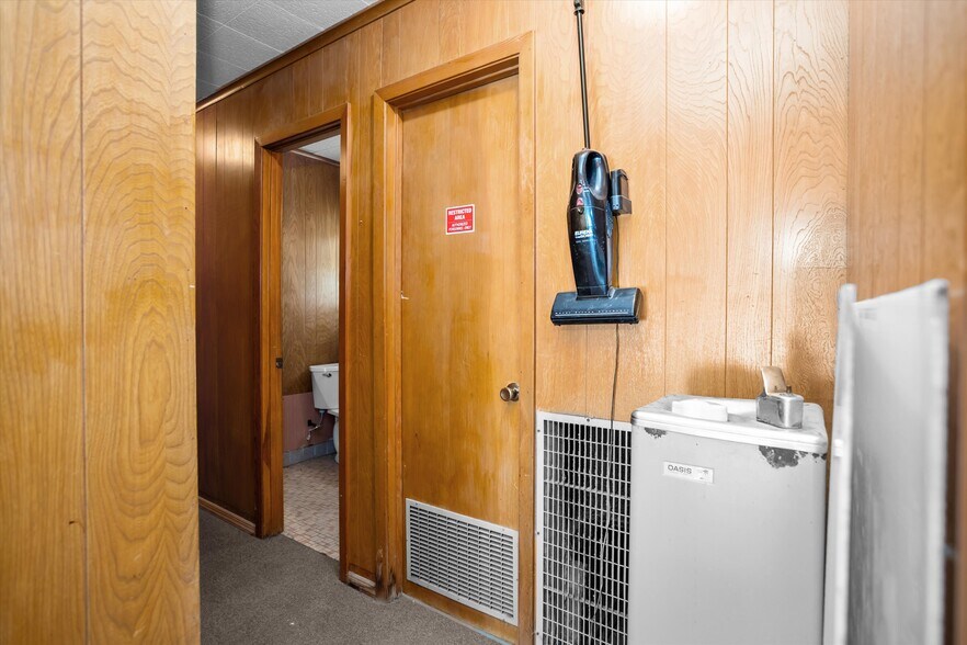 205 E Denman Ave, Lufkin, TX à vendre - Photo du bâtiment - Image 3 de 23