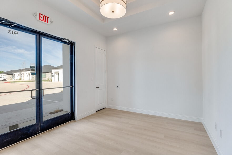 6000 Alma Rd, McKinney, TX à louer - Photo du bâtiment - Image 3 de 16
