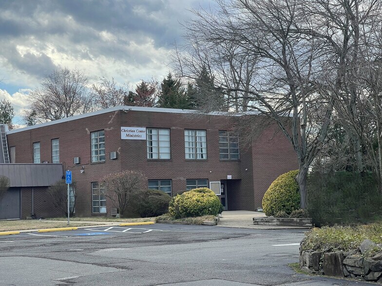 5411 Franconia Rd, Alexandria, VA à louer - Photo du bâtiment - Image 1 de 4