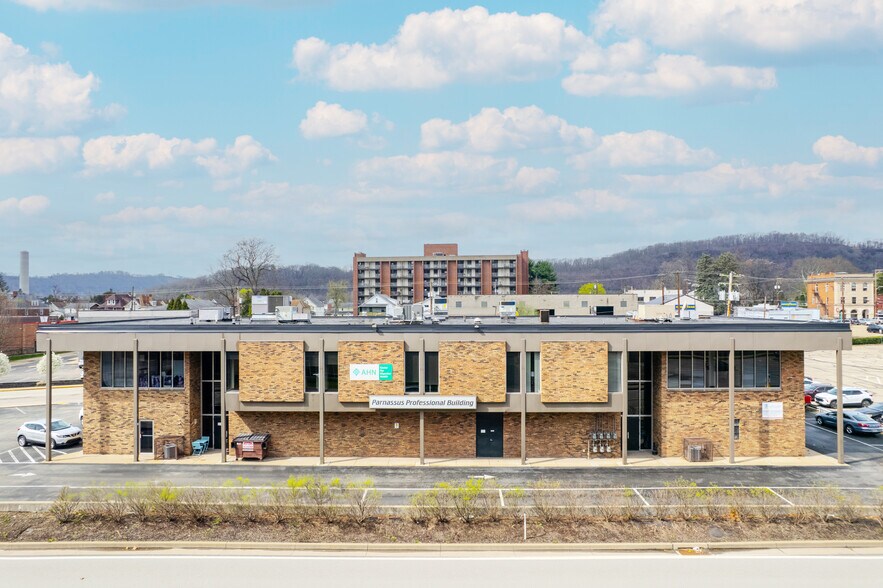 346 Freeport Rd, New Kensington, PA à louer - Photo du bâtiment - Image 2 de 35