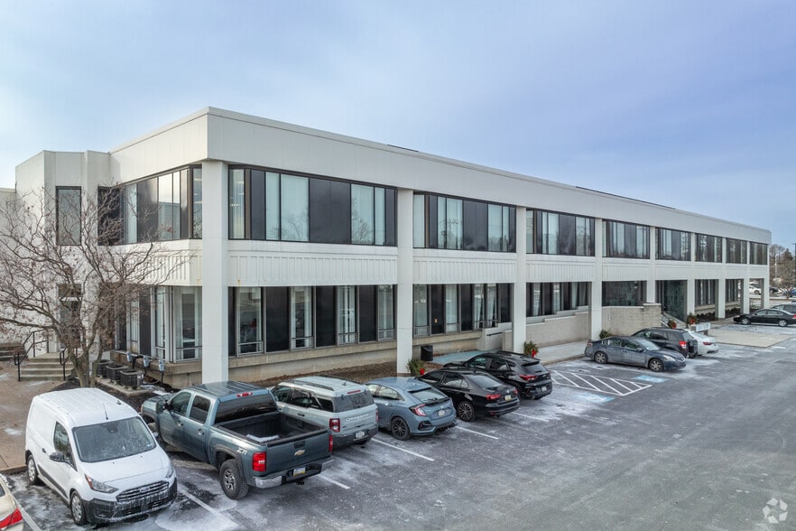 431 Railroad Ave, Camp Hill, PA for lease - Building Photo - Image 1 of 5