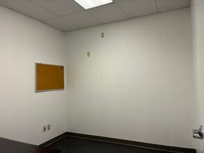 100 Corporate Dr, Trumbull, CT for lease Interior Photo- Image 2 of 9