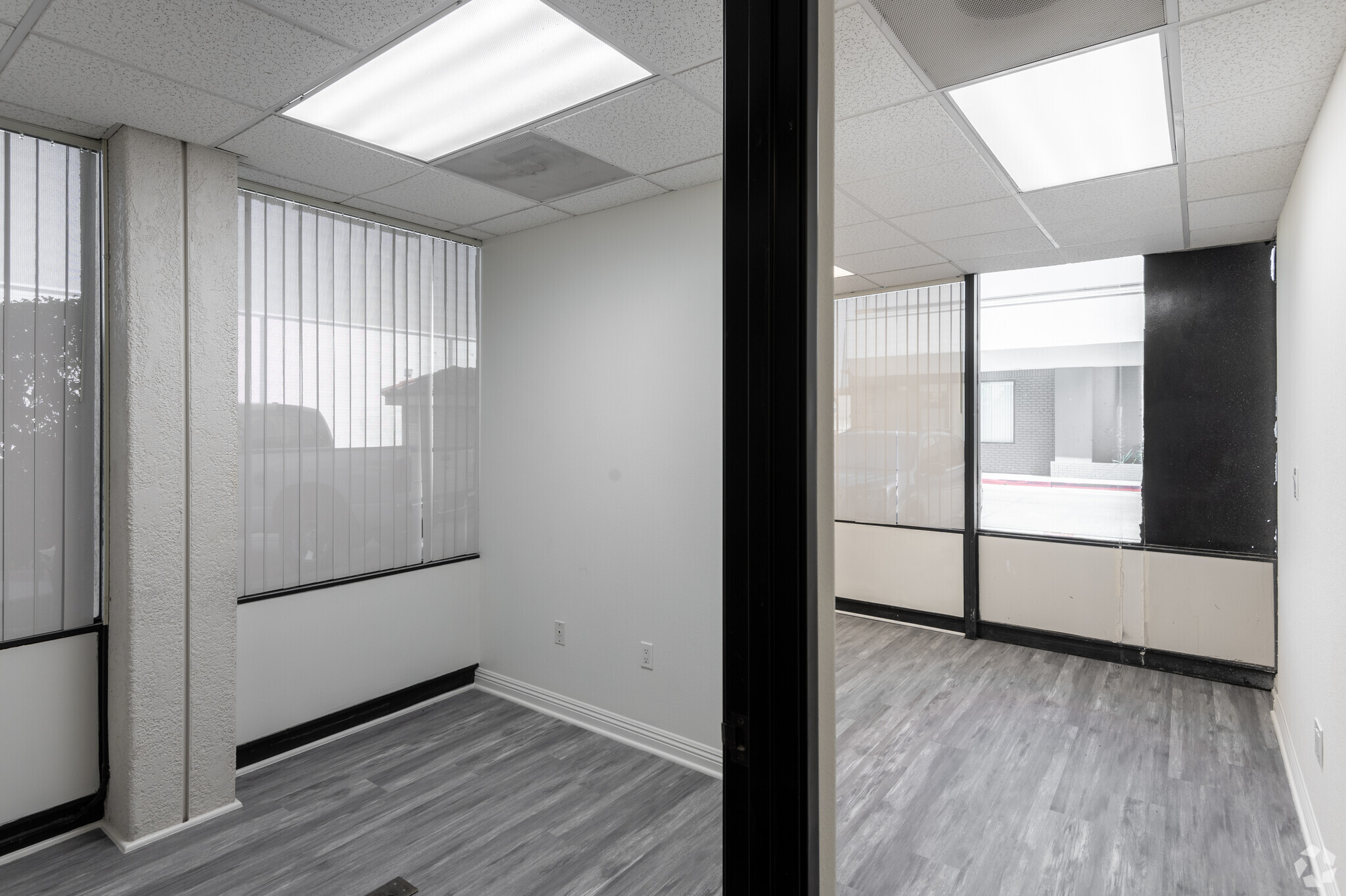 2999 Westminster Ave, Seal Beach, CA for sale Interior Photo- Image 1 of 11