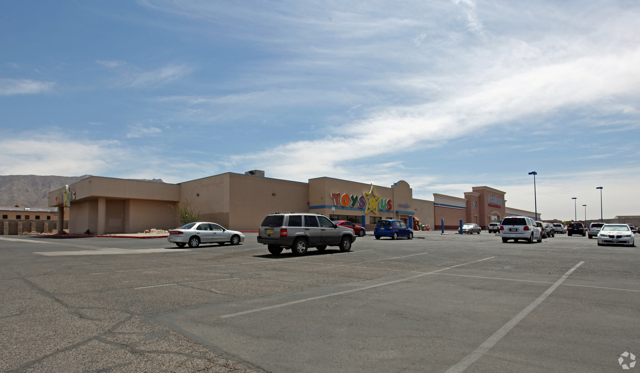 801 S Mesa Hills Dr, El Paso, TX for sale Primary Photo- Image 1 of 1