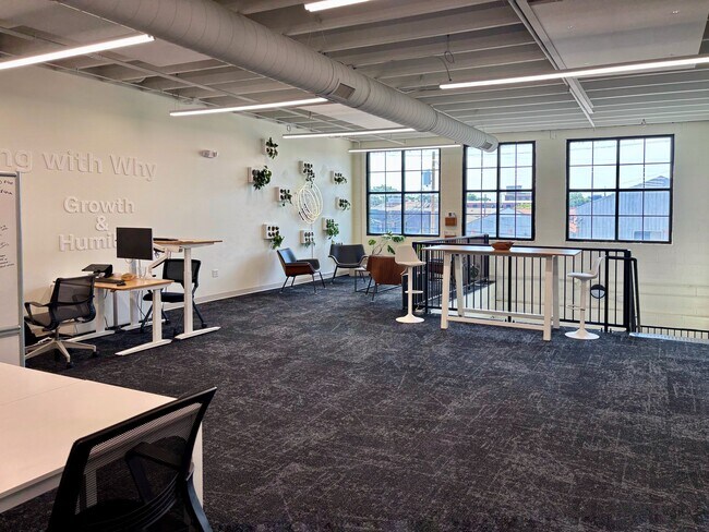 More details for 825 E Market St, Louisville, KY - Office, Retail for Lease