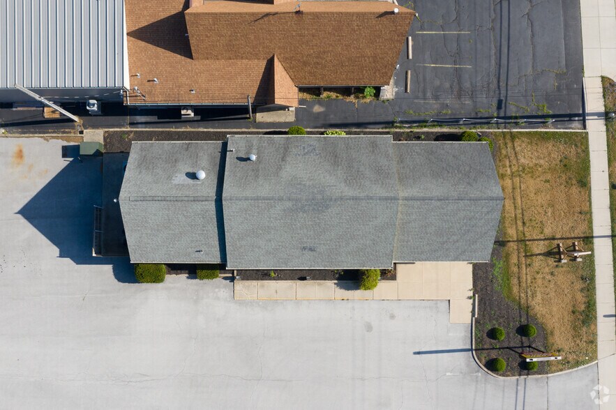 1027 N Main St, Bowling Green, OH à louer - Photo du bâtiment - Image 3 de 8