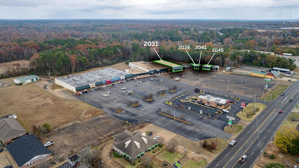 2039 E Madison Ave, Bastrop, LA for lease - Building Photo - Image 2 of 6