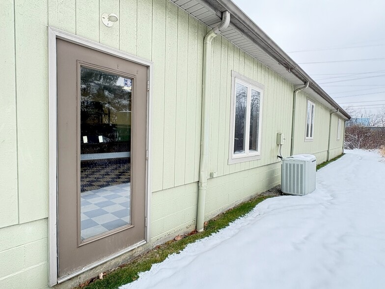 493 Bev Rd, Youngstown, OH for sale - Building Photo - Image 2 of 33