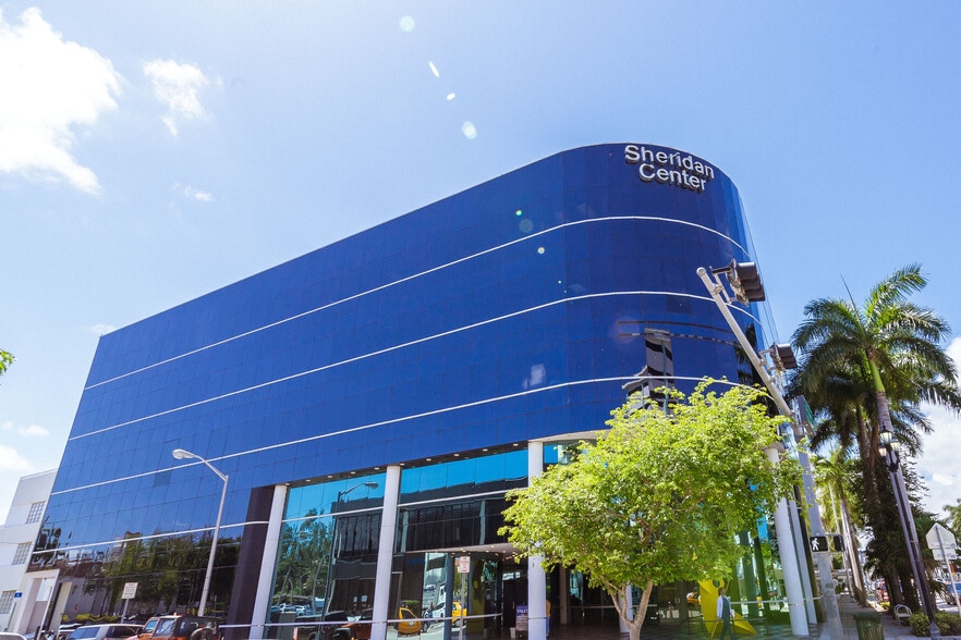 400 Arthur Godfrey Rd, Miami Beach, FL for lease - Building Photo - Image 2 of 6
