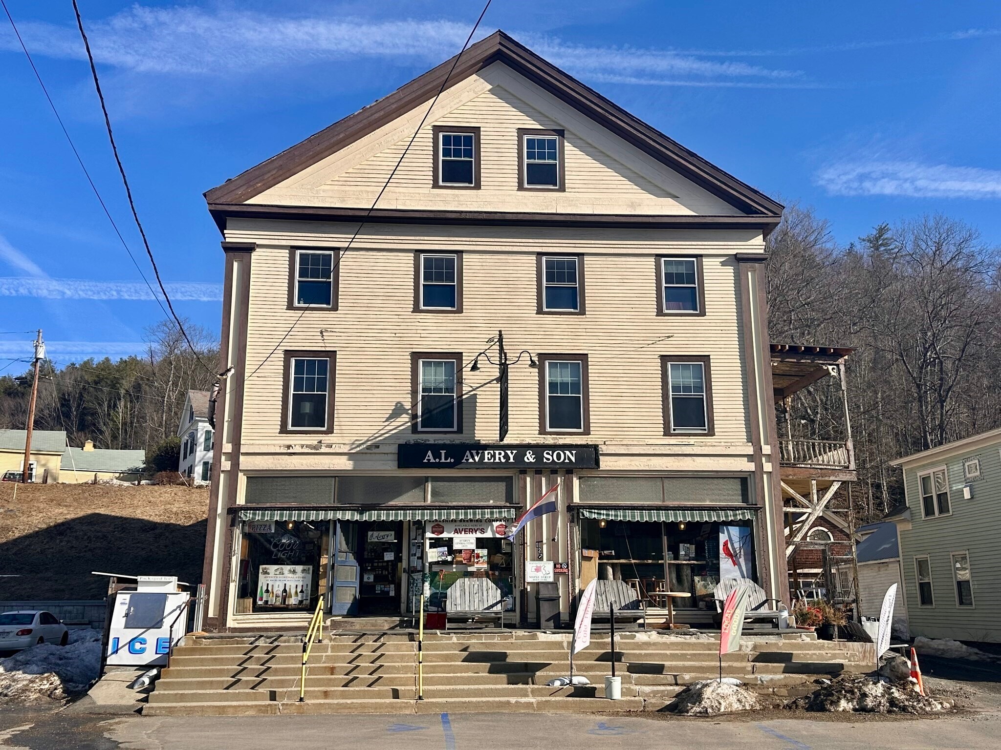 127 Main St, Charlemont, MA à vendre Photo du bâtiment- Image 1 de 1