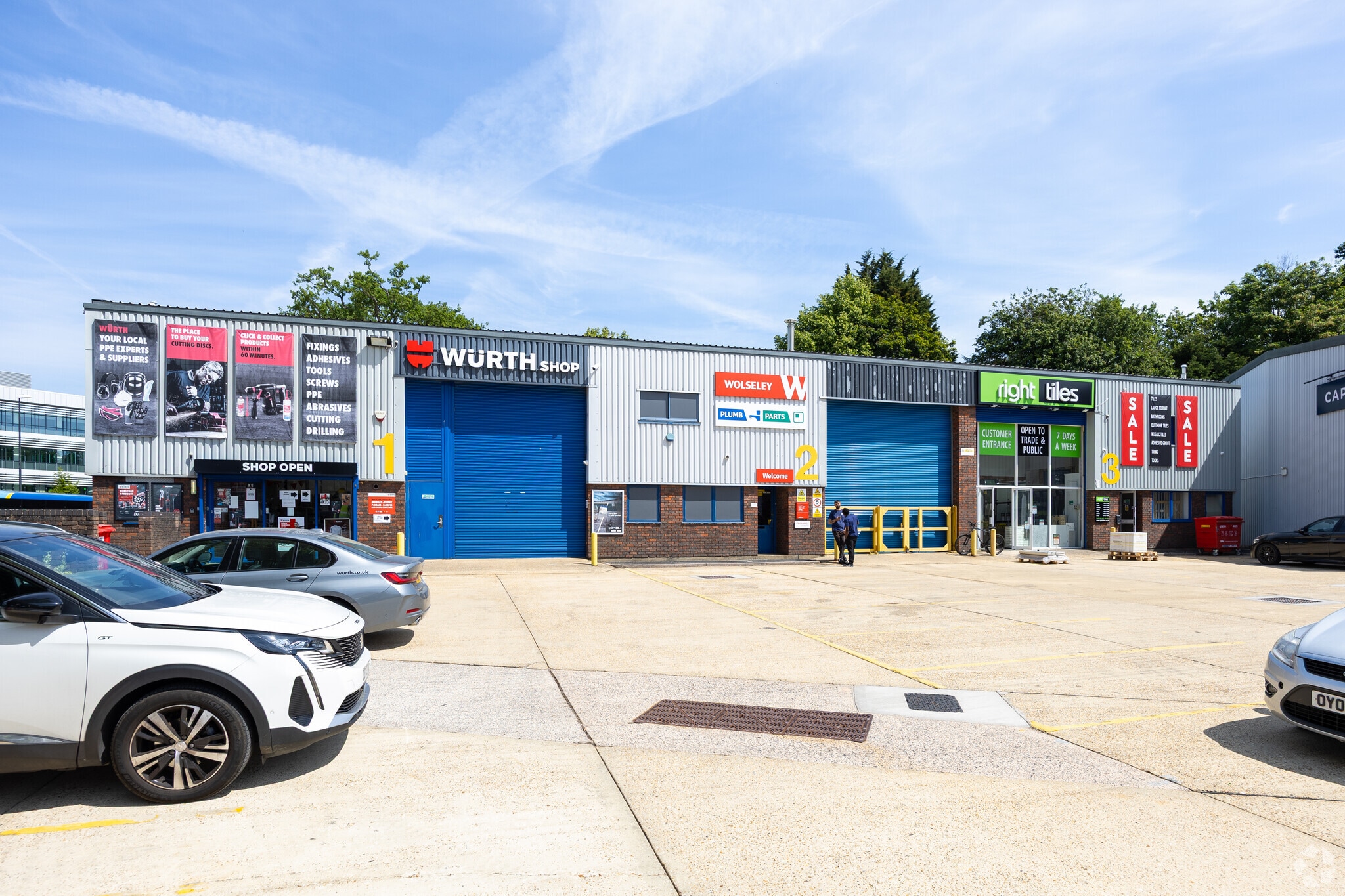 1 Gatwick Rd, Crawley à louer Photo du bâtiment- Image 1 de 3
