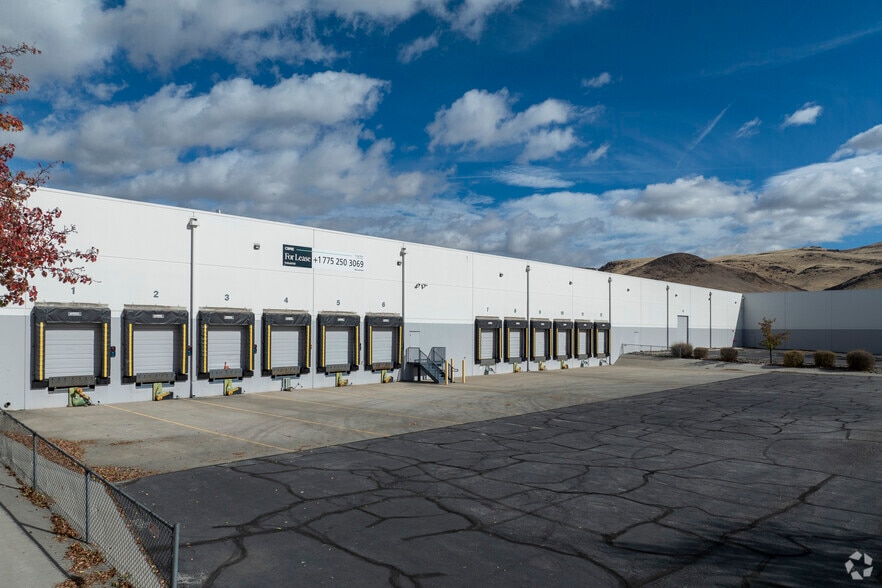 1802 Brierley Way, Sparks, NV à louer - Photo du bâtiment - Image 3 de 5