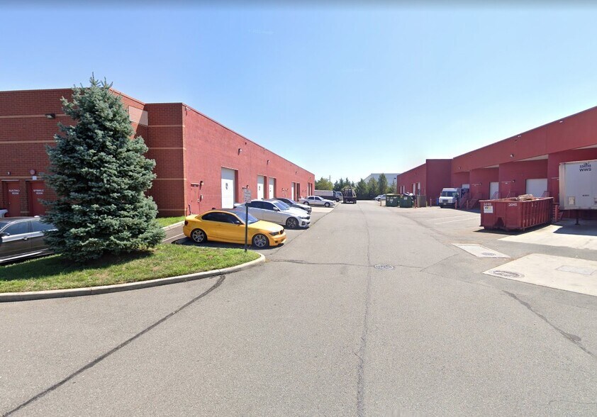 23590 Overland Dr, Sterling, VA for lease - Building Photo - Image 3 of 3